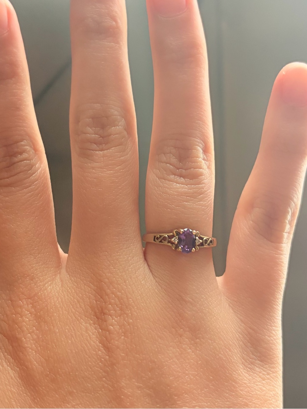 10K Gold And Amethyst Women's Ring - Picture 4 of 5
